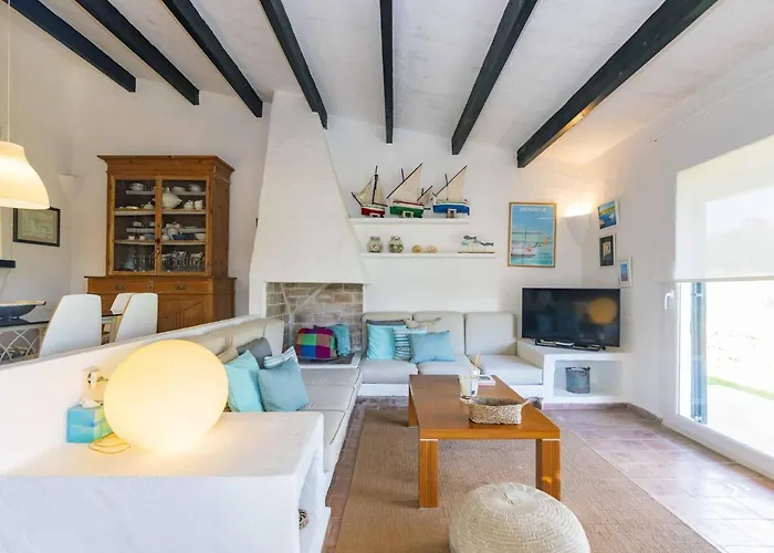 Beachfront In Binisafuller With 4 Bedrooms And Direct Sea Access Binisafua