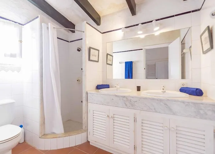 Beachfront In Binisafuller With 4 Bedrooms And Direct Sea Access * Binisafua