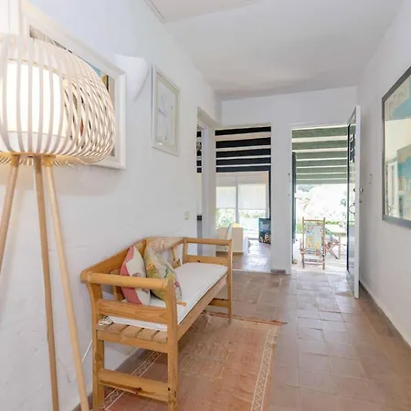 Beachfront In Binisafuller With 4 Bedrooms And Direct Sea Access * Binisafua