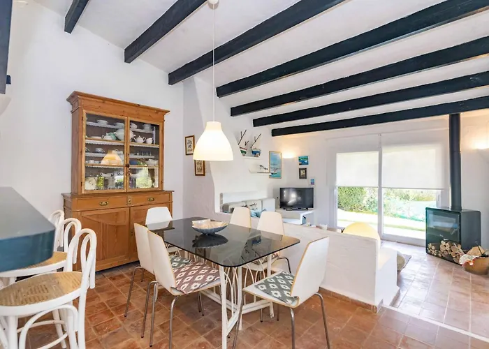 Beachfront In Binisafuller With 4 Bedrooms And Direct Sea Access Villa *