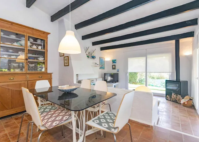 Beachfront In Binisafuller With 4 Bedrooms And Direct Sea Access Villa