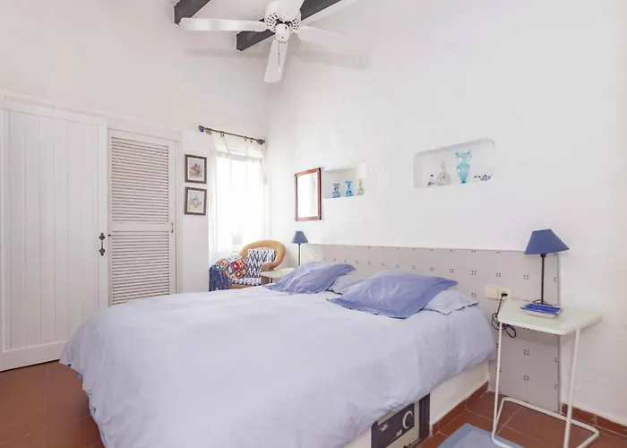 Beachfront In Binisafuller With 4 Bedrooms And Direct Sea Access * Binisafua