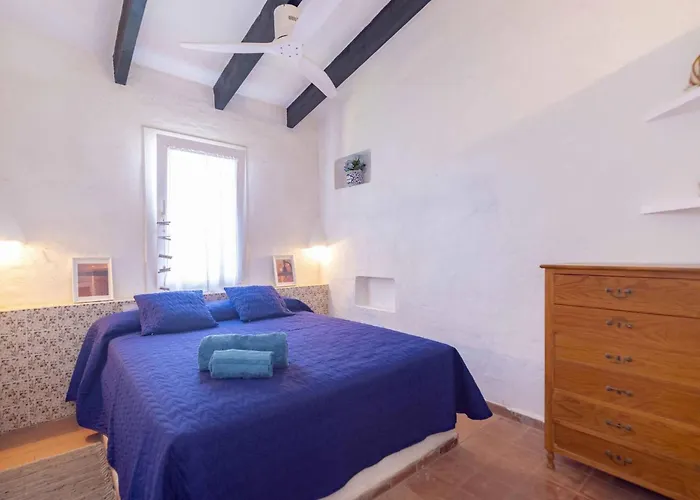 Beachfront In Binisafuller With 4 Bedrooms And Direct Sea Access * Binisafua