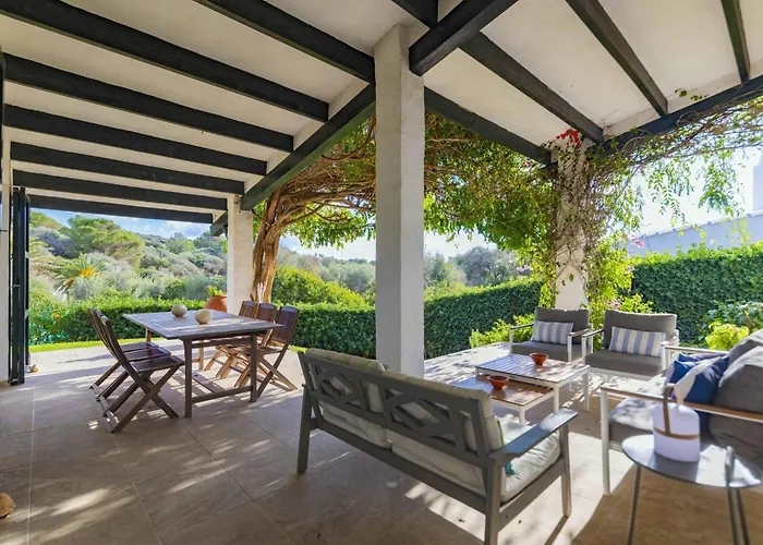 Beachfront In Binisafuller With 4 Bedrooms And Direct Sea Access Villa