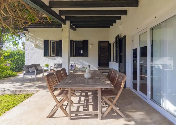 Beachfront In Binisafuller With 4 Bedrooms And Direct Sea Access Villa *